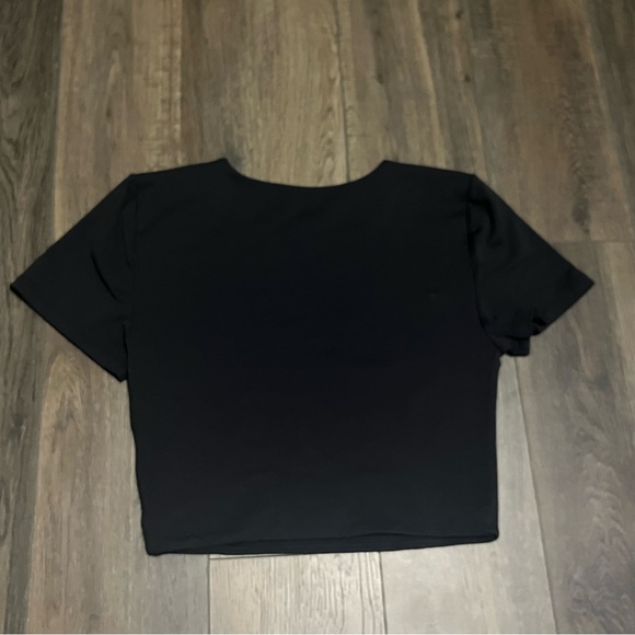 ARITZIA - Babaton - Cropped Workout Tee - Women’s M - Picture 4 of 6